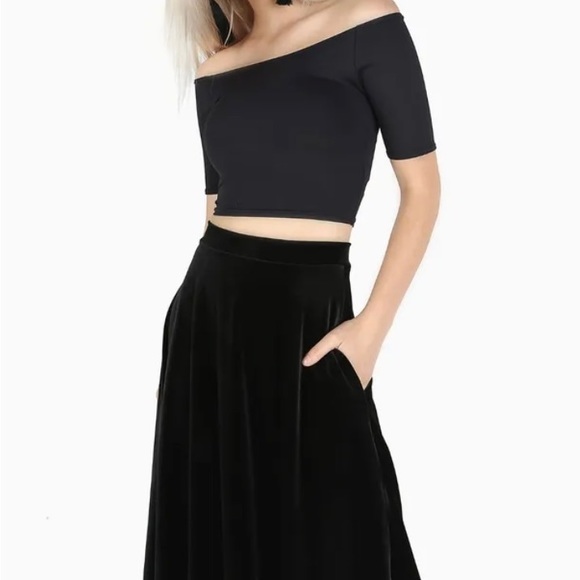 Blackmillk- Black Velvet Pocket Midi Skirt - size medium - Picture 8 of 8